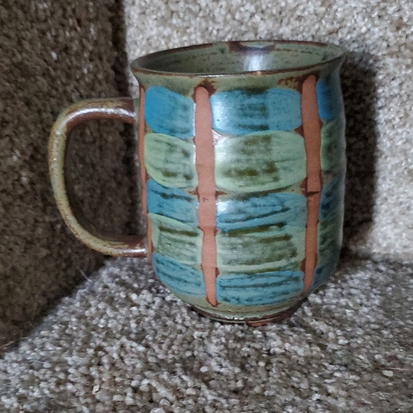 Mugs - Picture 2 of 3